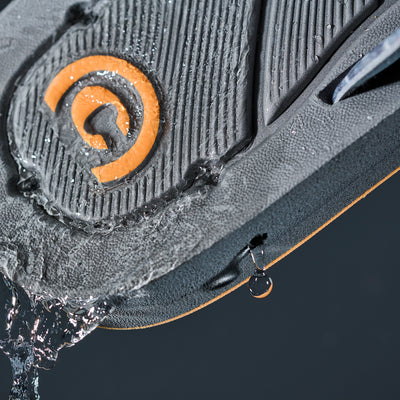 Cobian Odyssey™ Light Grey water drainage system detail #color_light-grey